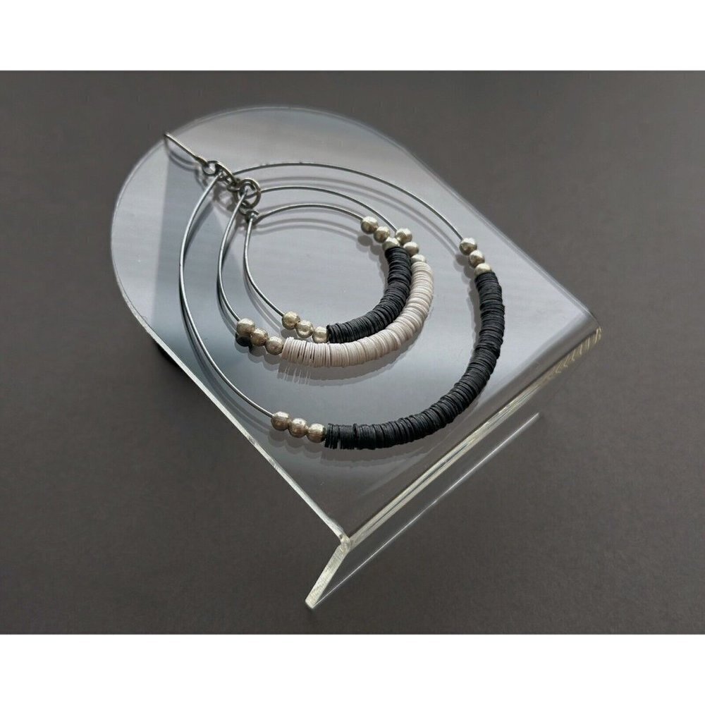 JEWELRY SET black white small plastic round disks bead necklace & hoop earrings - Picture 6 of 7